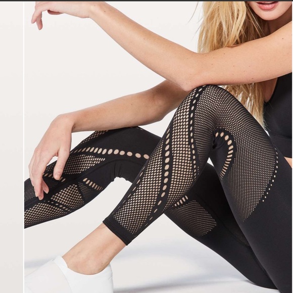 Lululemon Reveal Tight Precision 25" inseam 
Black Laser Cut size 6 - Picture 4 of 11